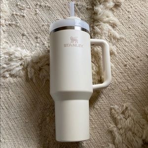 NEW Stanley 40oz Quencher 2.0 CREAM